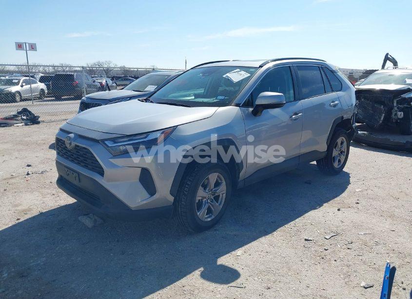 Photo 2 of 2022 Toyota Rav4 XLE (VIN 2T3P1RFV1NW260462)