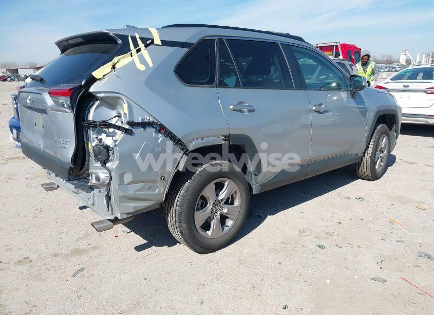 Photo 4 of 2022 Toyota Rav4 XLE (VIN 2T3P1RFV1NW260462)