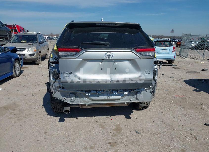 Photo 6 of 2022 Toyota Rav4 XLE (VIN 2T3P1RFV1NW260462)