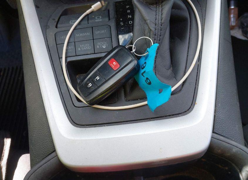 Photo 11 of 2022 Toyota Rav4 XLE (VIN 2T3P1RFV1NW304198)