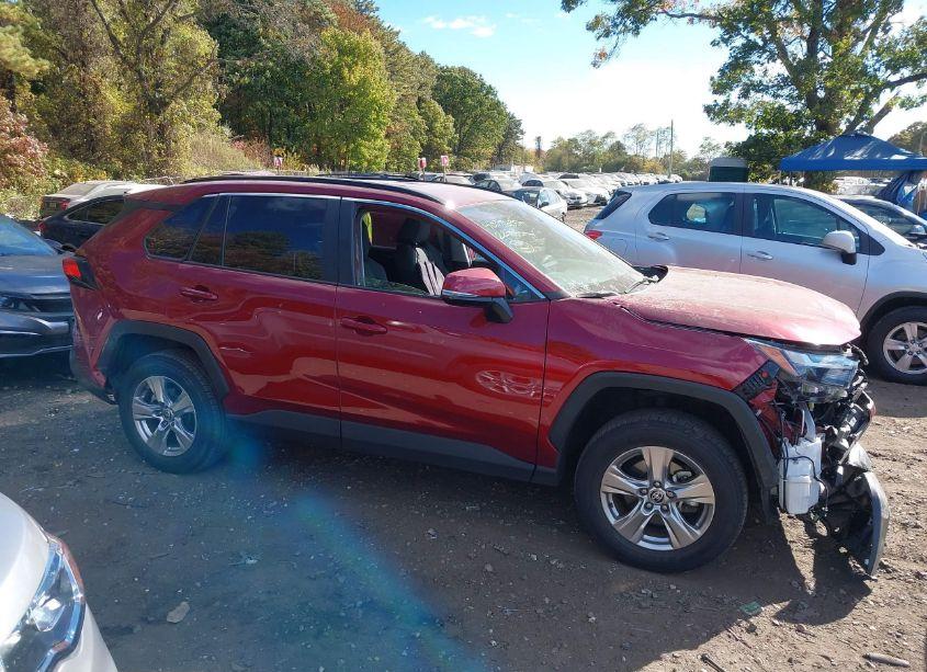 Photo 13 of 2022 Toyota Rav4 XLE (VIN 2T3P1RFV1NW304198)