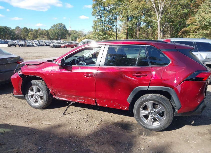 Photo 14 of 2022 Toyota Rav4 XLE (VIN 2T3P1RFV1NW304198)