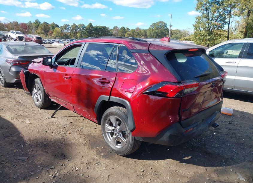 Photo 3 of 2022 Toyota Rav4 XLE (VIN 2T3P1RFV1NW304198)