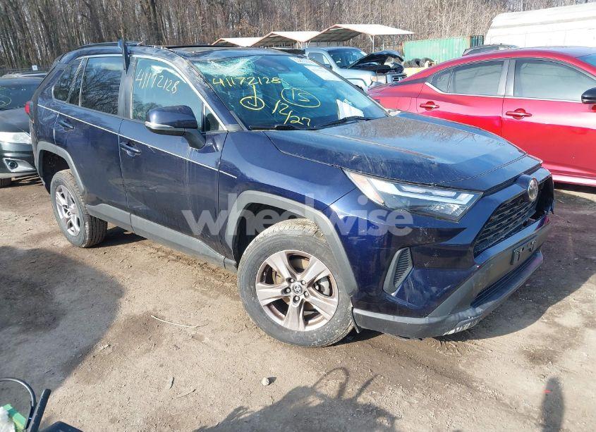 2022 Toyota Rav4 XLE (VIN 2T3P1RFV1NW307893) main photo