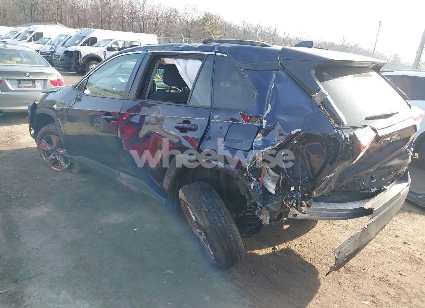 Photo 3 of 2022 Toyota Rav4 XLE (VIN 2T3P1RFV1NW307893)