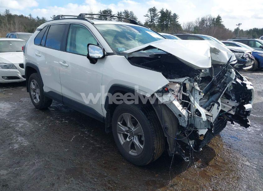 2022 Toyota Rav4 XLE (VIN 2T3P1RFV1NW325228) main photo