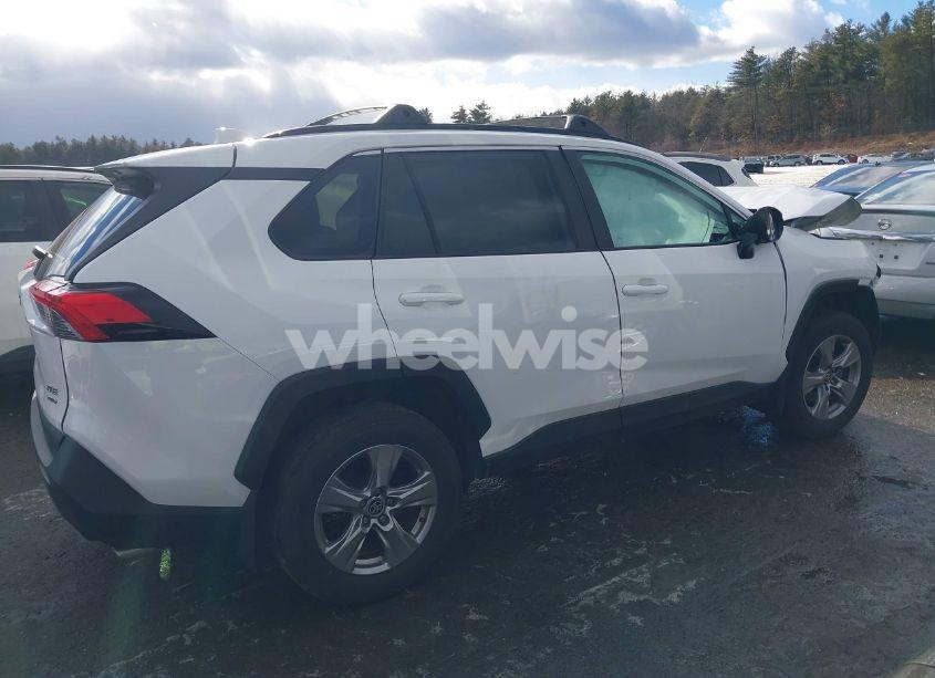 Photo 14 of 2022 Toyota Rav4 XLE (VIN 2T3P1RFV1NW325228)