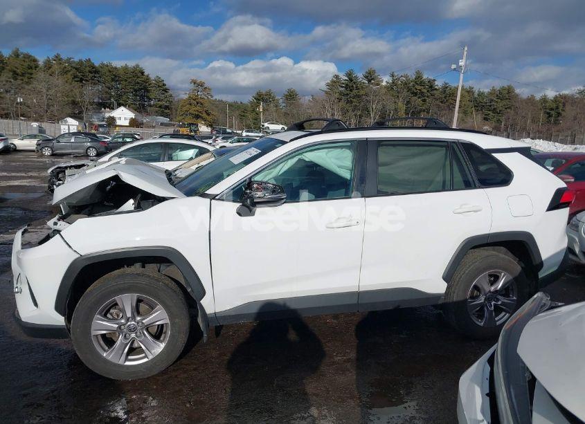 Photo 15 of 2022 Toyota Rav4 XLE (VIN 2T3P1RFV1NW325228)