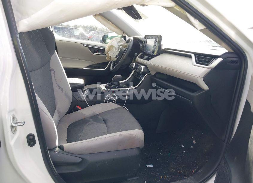 Photo 5 of 2022 Toyota Rav4 XLE (VIN 2T3P1RFV1NW325228)