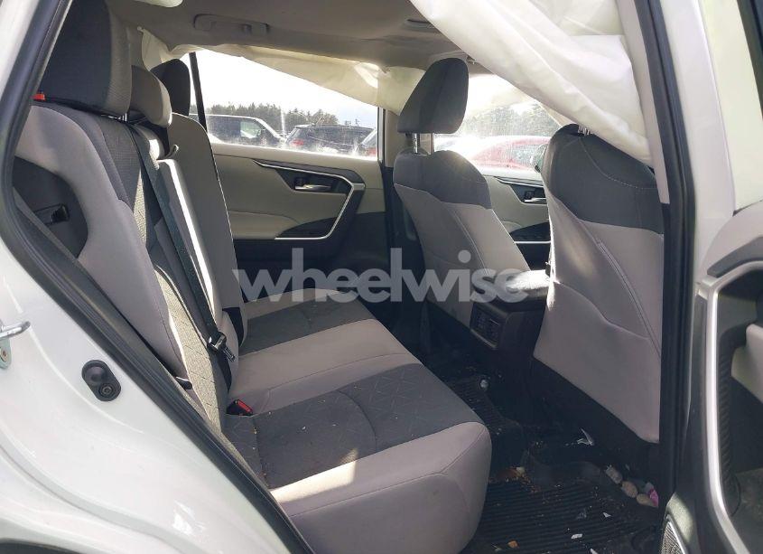 Photo 8 of 2022 Toyota Rav4 XLE (VIN 2T3P1RFV1NW325228)