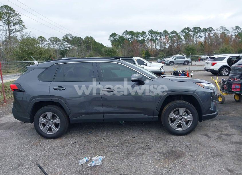 Photo 13 of 2024 Toyota Rav4 XLE (VIN 2T3P1RFV1RW422693)