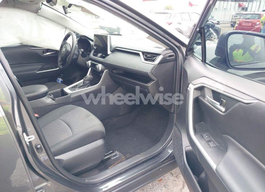 Photo 5 of 2024 Toyota Rav4 XLE (VIN 2T3P1RFV1RW422693)