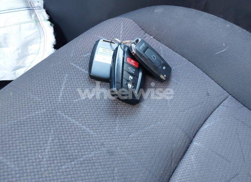 Photo 11 of 2019 Toyota Rav4 XLE (VIN 2T3P1RFV2KW040811)