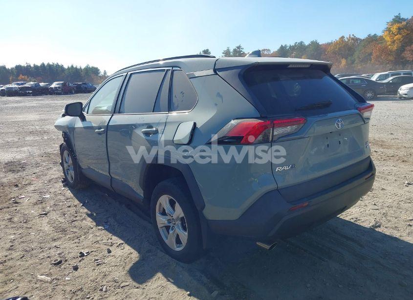 Photo 3 of 2019 Toyota Rav4 XLE (VIN 2T3P1RFV2KW040811)