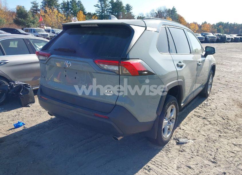 Photo 4 of 2019 Toyota Rav4 XLE (VIN 2T3P1RFV2KW040811)