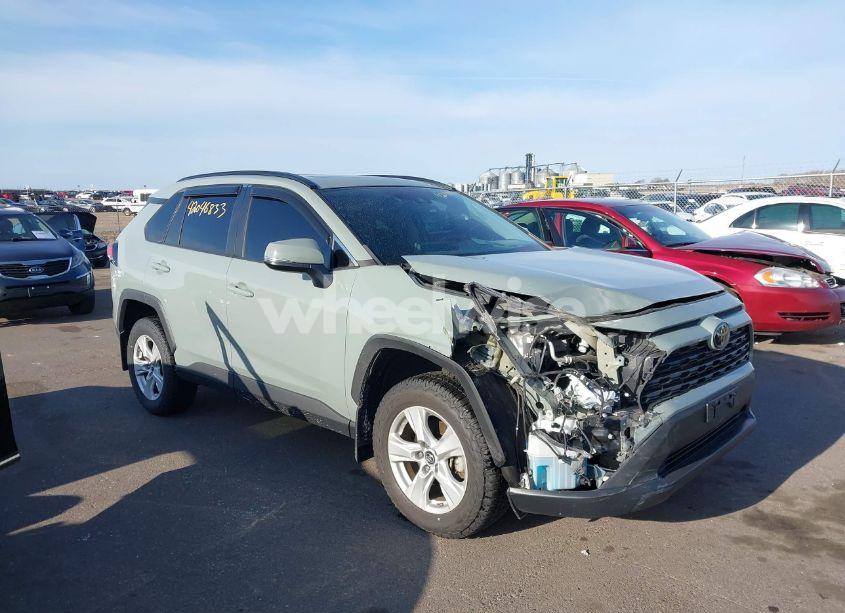 2019 Toyota Rav4 XLE (VIN 2T3P1RFV2KW074876) main photo