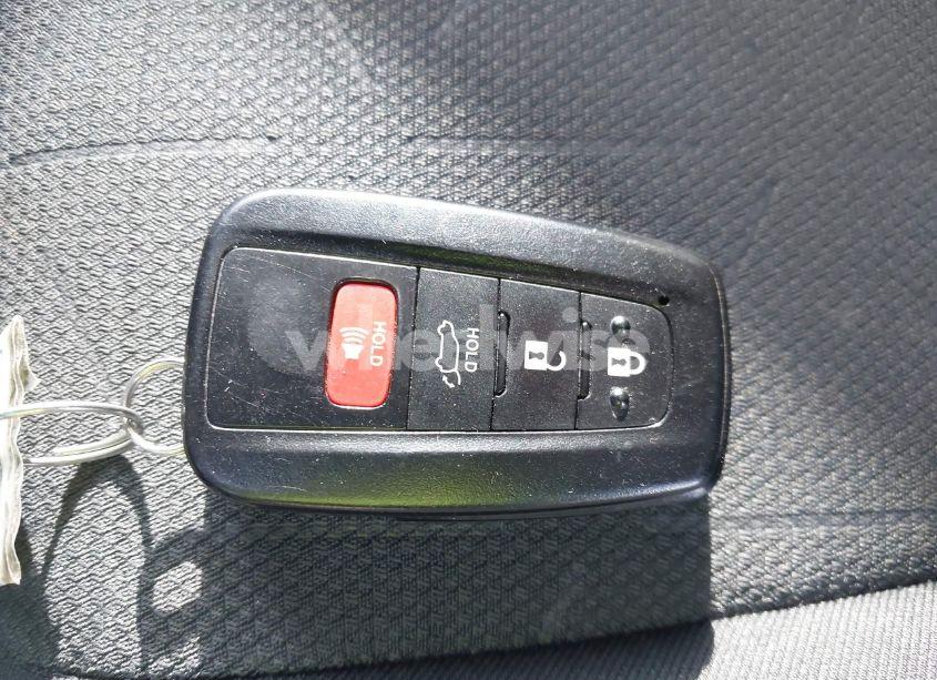 Photo 11 of 2019 Toyota Rav4 XLE (VIN 2T3P1RFV2KW074876)