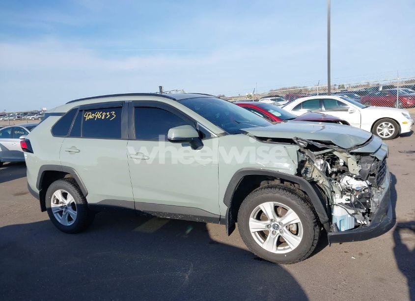 Photo 13 of 2019 Toyota Rav4 XLE (VIN 2T3P1RFV2KW074876)