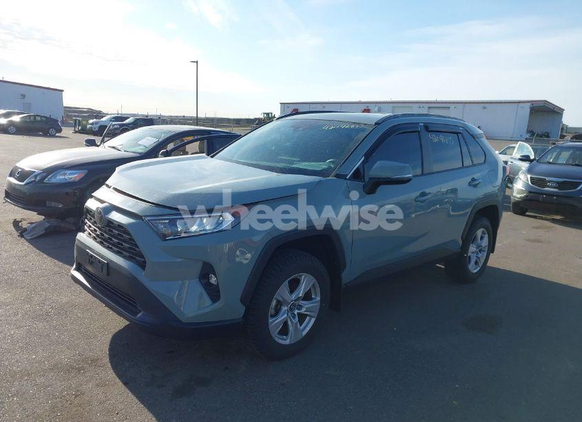 Photo 2 of 2019 Toyota Rav4 XLE (VIN 2T3P1RFV2KW074876)