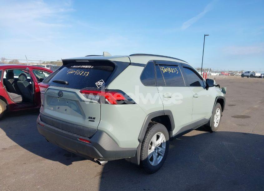 Photo 4 of 2019 Toyota Rav4 XLE (VIN 2T3P1RFV2KW074876)