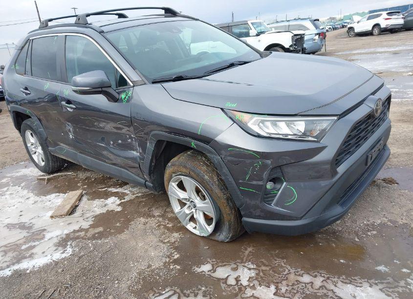2020 Toyota Rav4 XLE (VIN 2T3P1RFV2LC072967) main photo