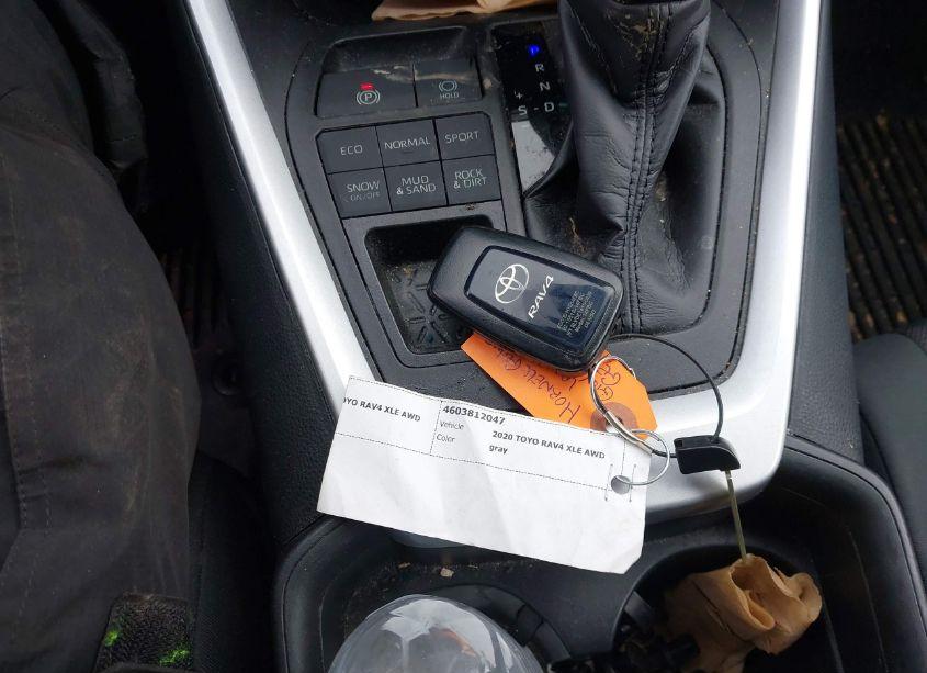 Photo 11 of 2020 Toyota Rav4 XLE (VIN 2T3P1RFV2LC072967)