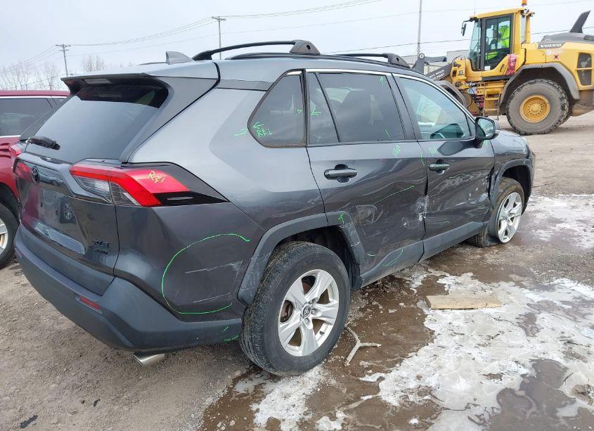 Photo 4 of 2020 Toyota Rav4 XLE (VIN 2T3P1RFV2LC072967)