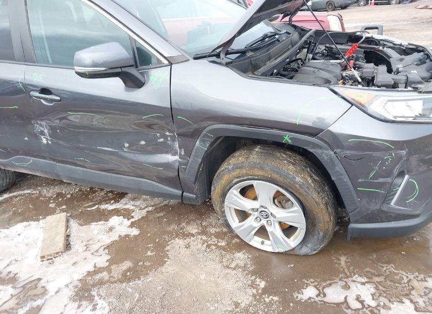 Photo 6 of 2020 Toyota Rav4 XLE (VIN 2T3P1RFV2LC072967)