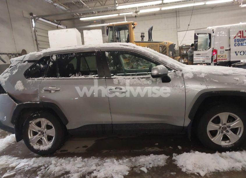 Photo 13 of 2021 Toyota Rav4 XLE (VIN 2T3P1RFV2MC145465)