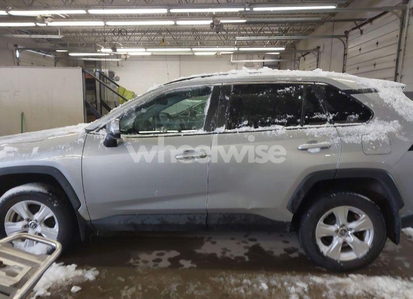 Photo 14 of 2021 Toyota Rav4 XLE (VIN 2T3P1RFV2MC145465)