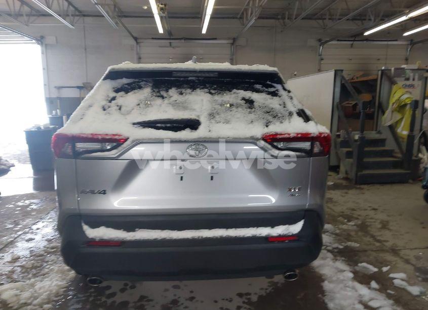 Photo 16 of 2021 Toyota Rav4 XLE (VIN 2T3P1RFV2MC145465)