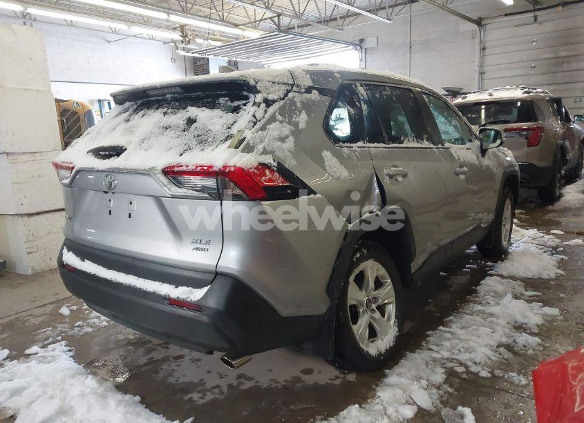 Photo 4 of 2021 Toyota Rav4 XLE (VIN 2T3P1RFV2MC145465)