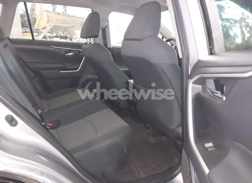 Photo 8 of 2021 Toyota Rav4 XLE (VIN 2T3P1RFV2MC145465)