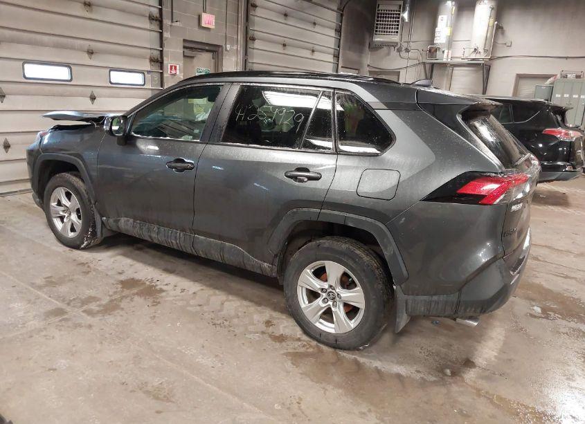 Photo 3 of 2021 Toyota Rav4 XLE (VIN 2T3P1RFV2MC164579)