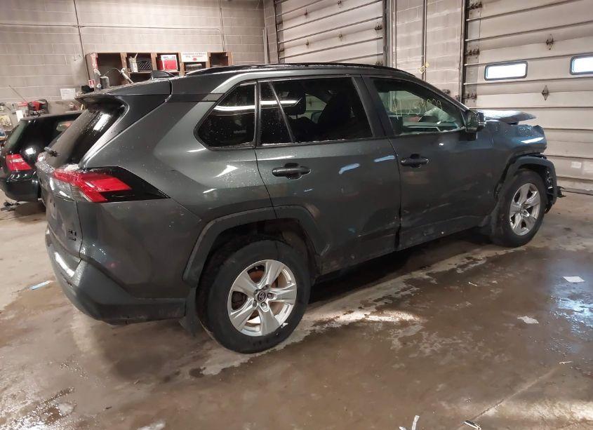 Photo 4 of 2021 Toyota Rav4 XLE (VIN 2T3P1RFV2MC164579)