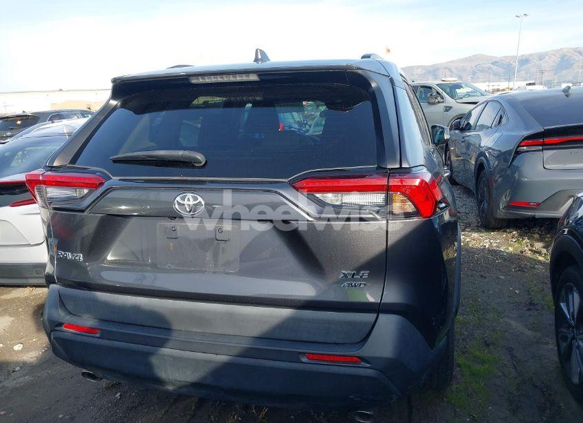 Photo 17 of 2021 Toyota Rav4 XLE (VIN 2T3P1RFV2MC165053)