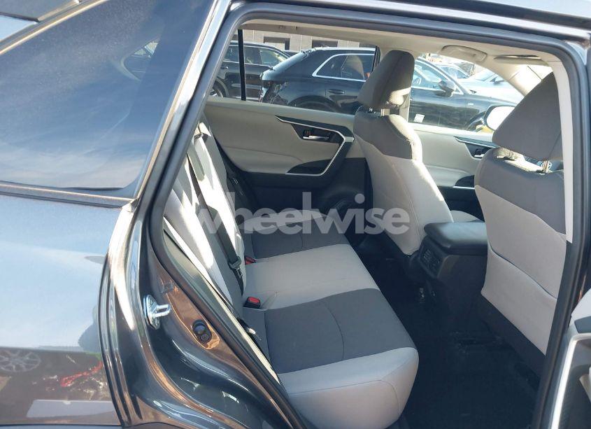 Photo 8 of 2021 Toyota Rav4 XLE (VIN 2T3P1RFV2MC165053)