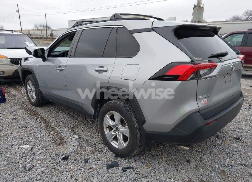 Photo 3 of 2021 Toyota Rav4 XLE (VIN 2T3P1RFV2MC189398)