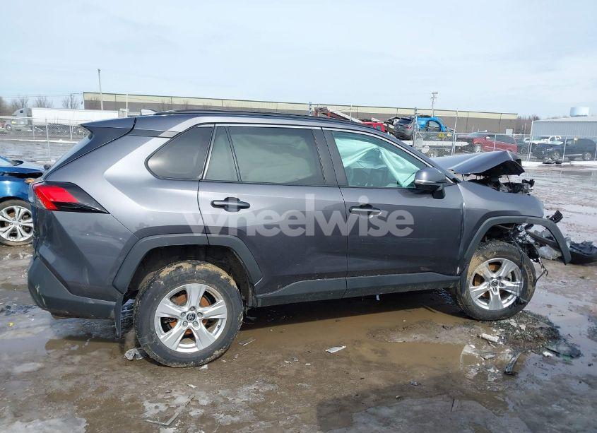 Photo 14 of 2021 Toyota Rav4 XLE (VIN 2T3P1RFV2MC246635)