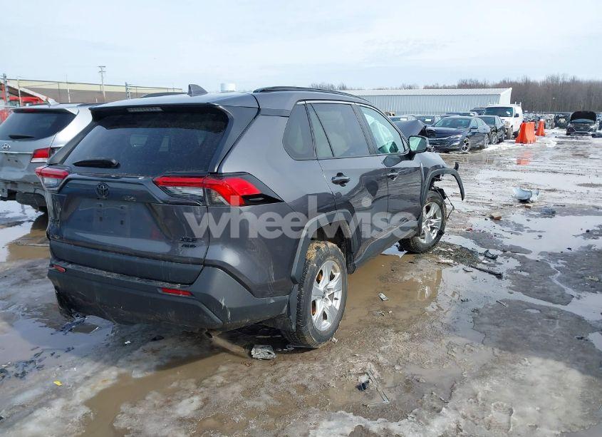 Photo 4 of 2021 Toyota Rav4 XLE (VIN 2T3P1RFV2MC246635)