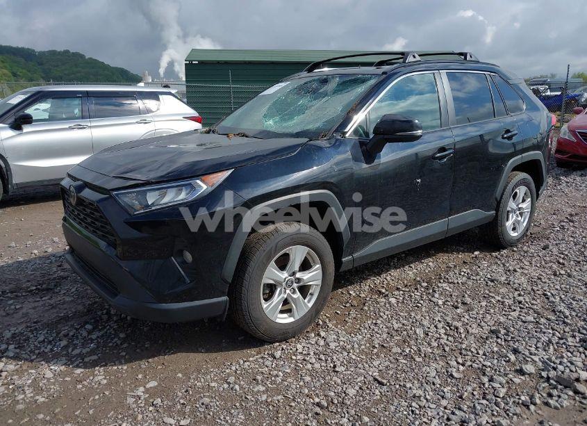 Photo 2 of 2021 Toyota Rav4 XLE (VIN 2T3P1RFV2MC248806)