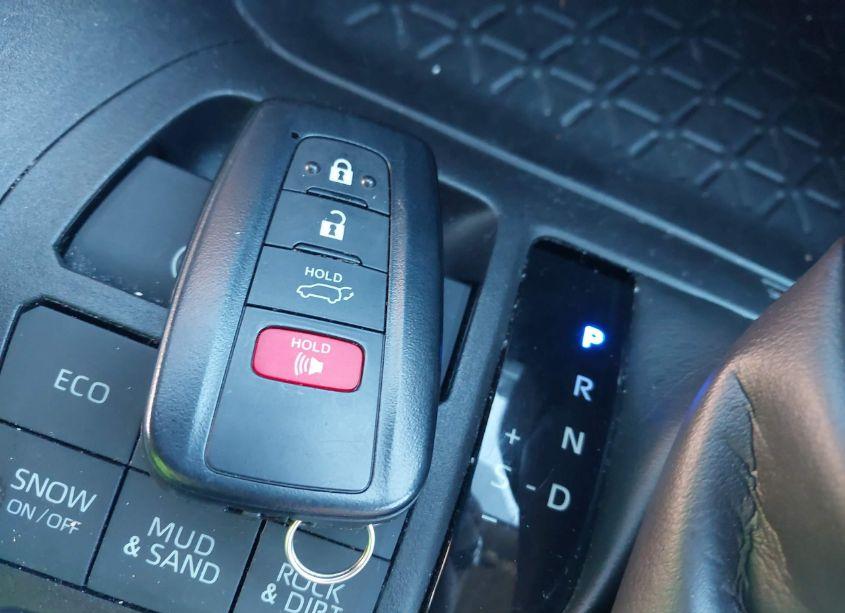 Photo 11 of 2021 Toyota Rav4 XLE (VIN 2T3P1RFV2MW175421)