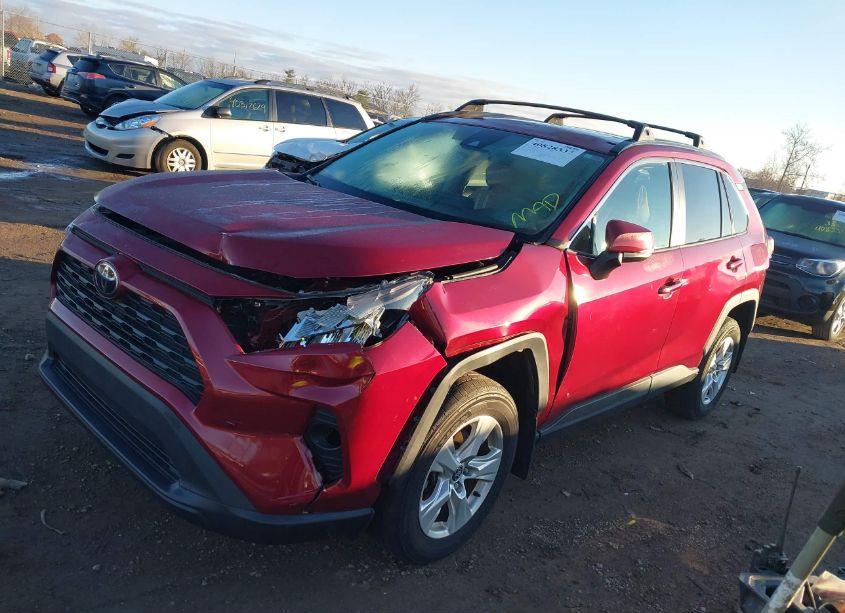 Photo 2 of 2021 Toyota Rav4 XLE (VIN 2T3P1RFV2MW175421)