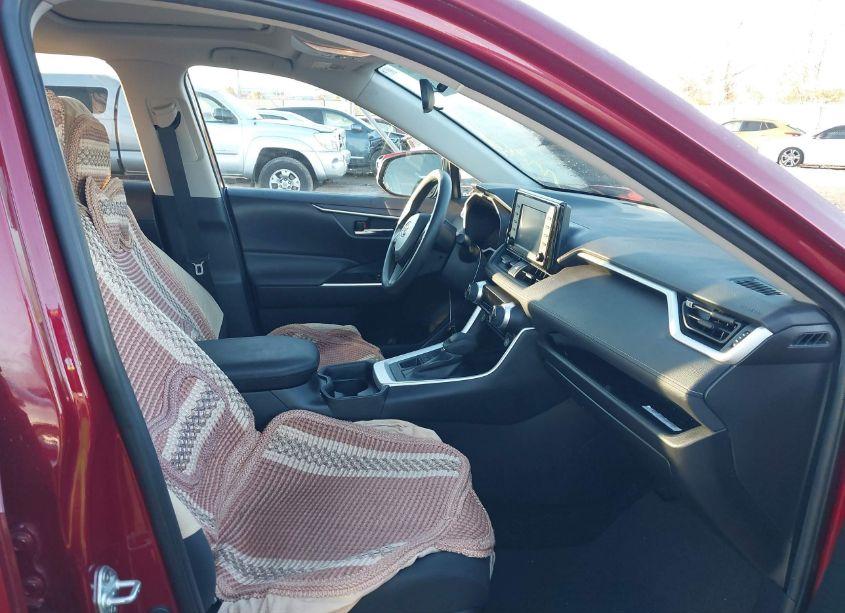 Photo 5 of 2021 Toyota Rav4 XLE (VIN 2T3P1RFV2MW175421)