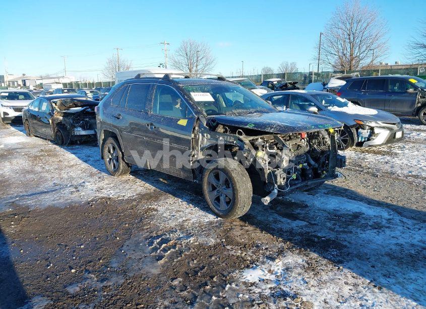 2022 Toyota Rav4 XLE (VIN 2T3P1RFV2NC270287) main photo