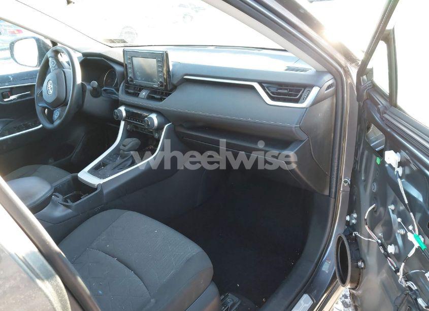 Photo 5 of 2022 Toyota Rav4 XLE (VIN 2T3P1RFV2NC270287)