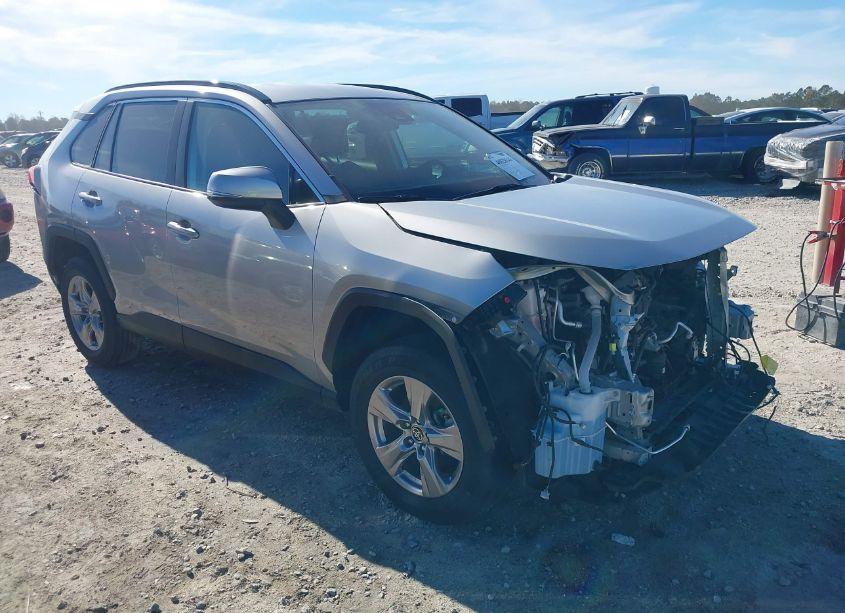 2022 Toyota Rav4 XLE (VIN 2T3P1RFV2NC274419) main photo