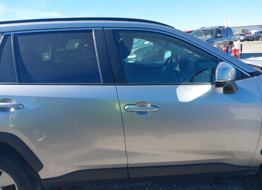 Photo 13 of 2022 Toyota Rav4 XLE (VIN 2T3P1RFV2NC274419)