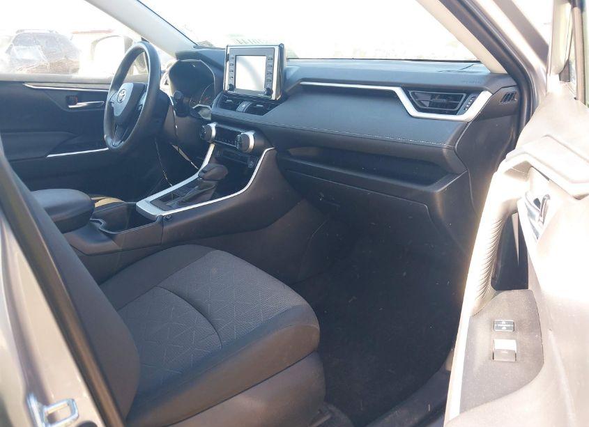 Photo 5 of 2022 Toyota Rav4 XLE (VIN 2T3P1RFV2NC274419)