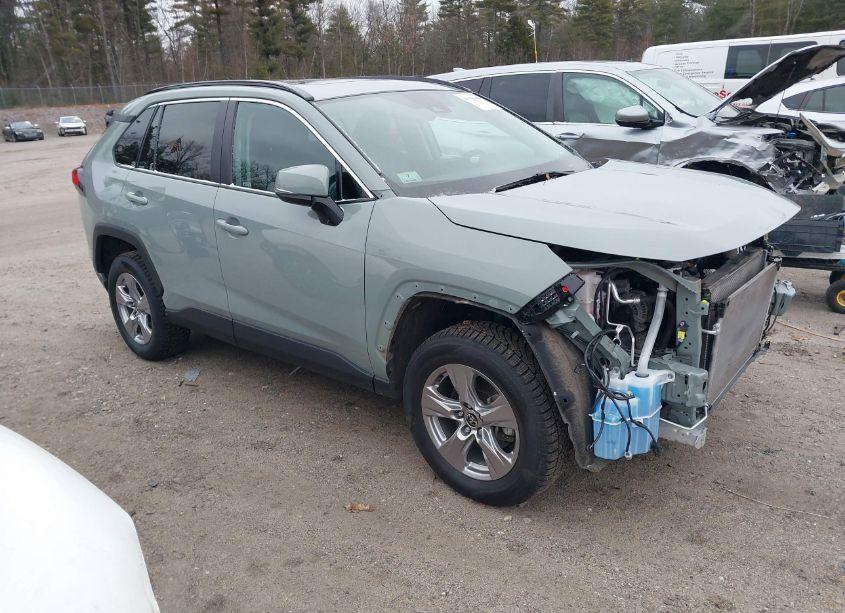2022 Toyota Rav4 XLE (VIN 2T3P1RFV2NW276539) main photo